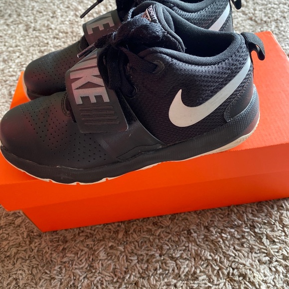 Nike Team Hustle D 8 (PS) - Picture 2 of 4